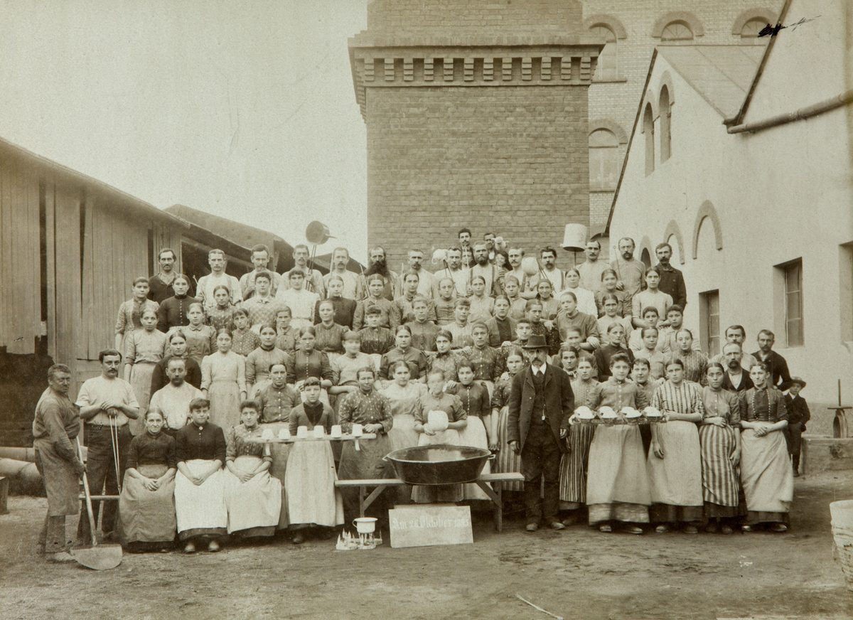 1895-fotoserie-der-werksangehörigen-15
