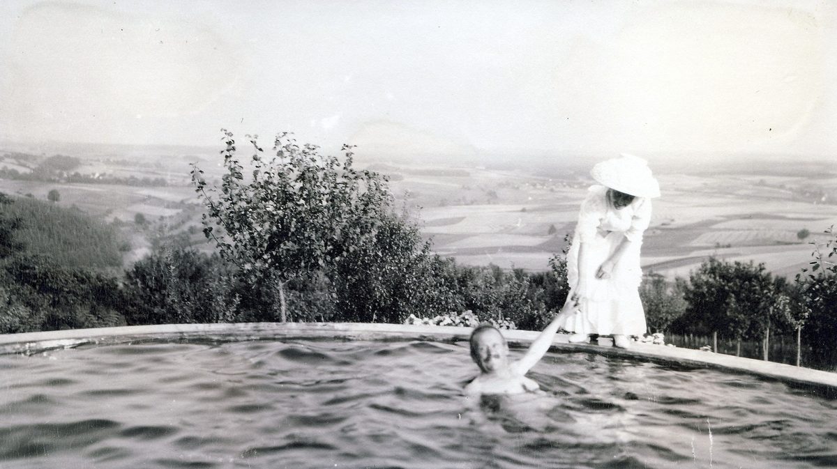 1911 
