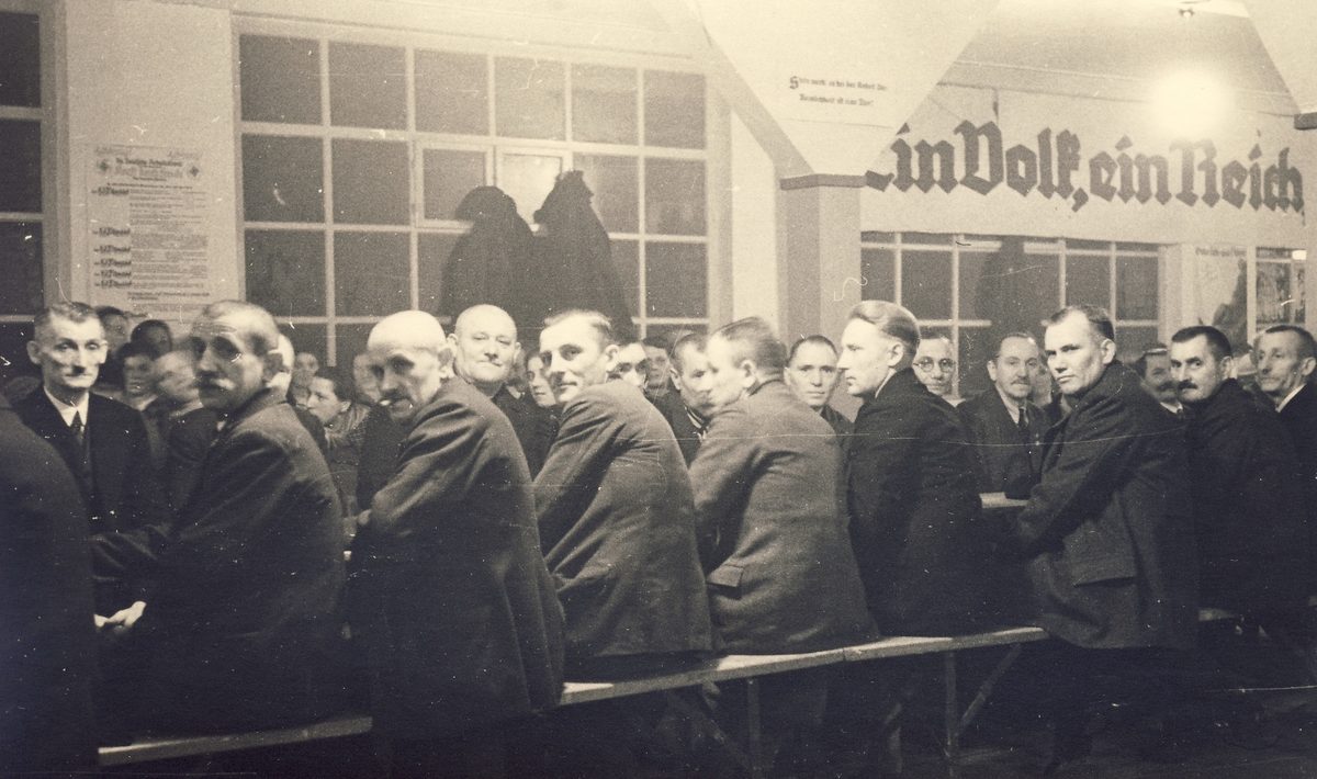 1919-1945-69