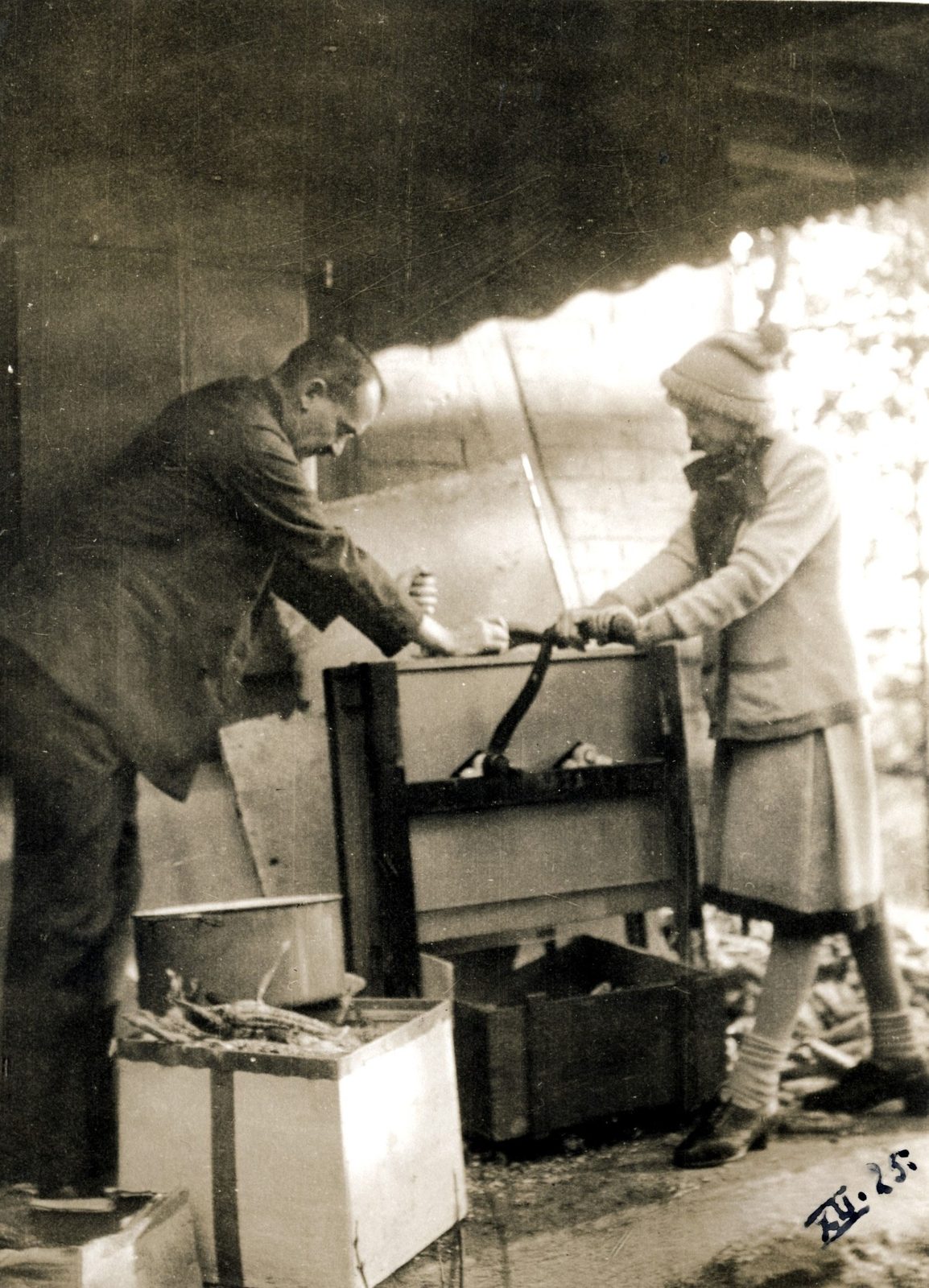 1925 Maisverarbeitung