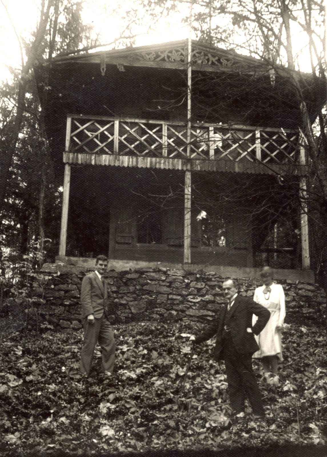 1930ca Schweizer Häuschen (Werner, Oskar, Elisabeth)