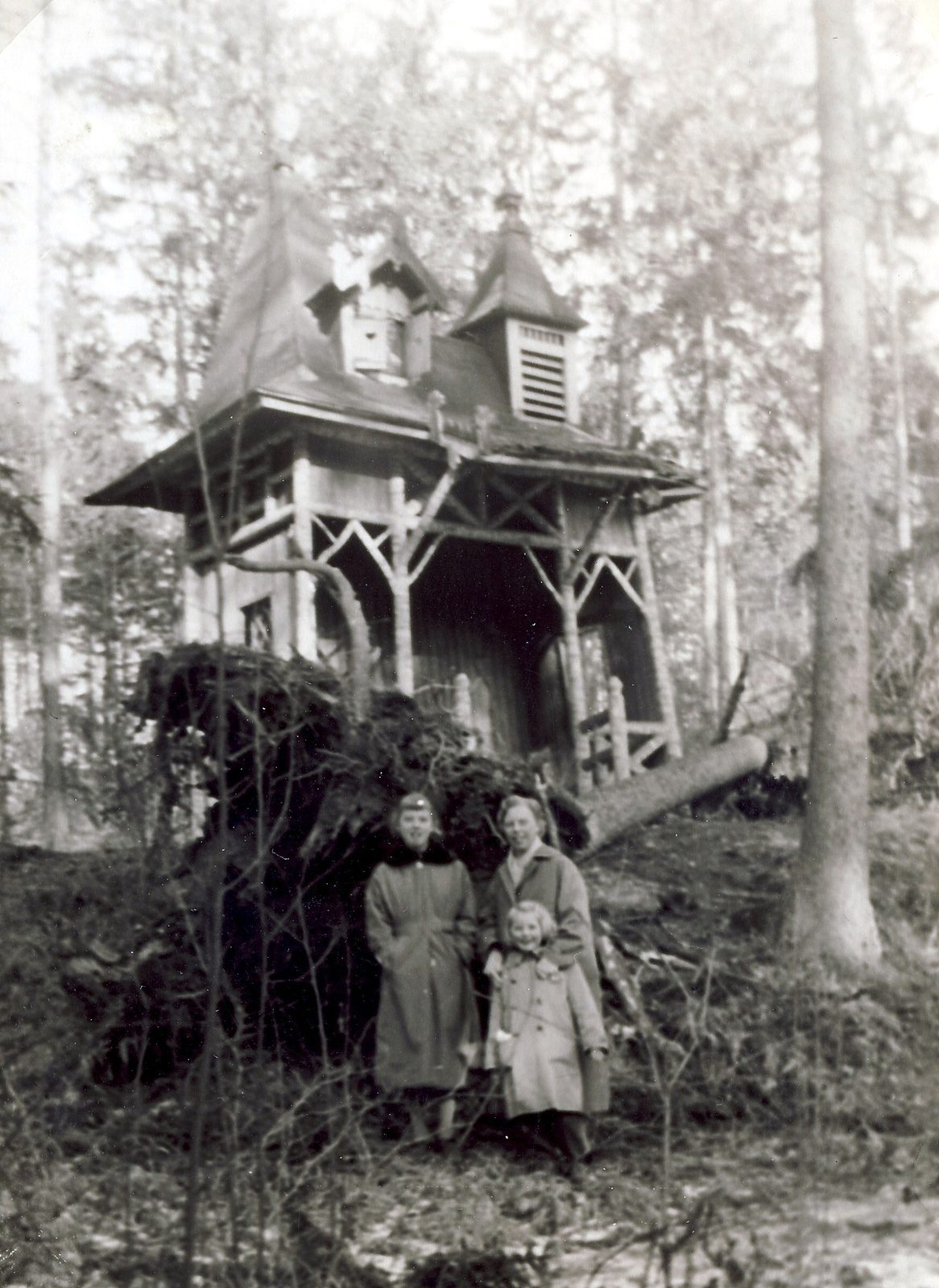 1950 Hexenhäuschen (Ine,Lotte, Susi)