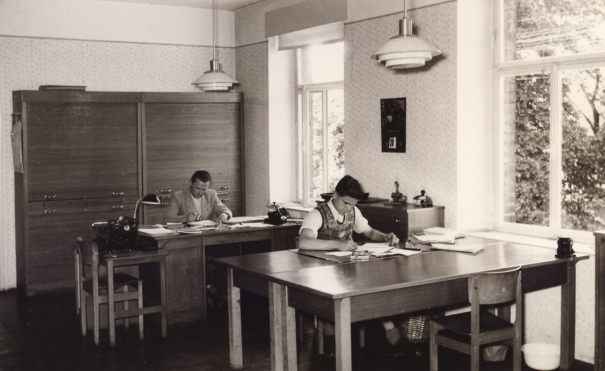 1953-fotoserie-über-die-firma-17