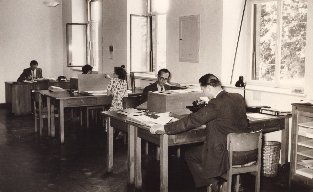 1953-fotoserie-über-die-firma-24