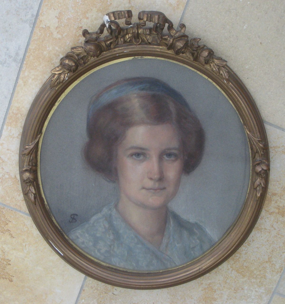 Bild Elsa (hängt oben im Bild an der Wand)