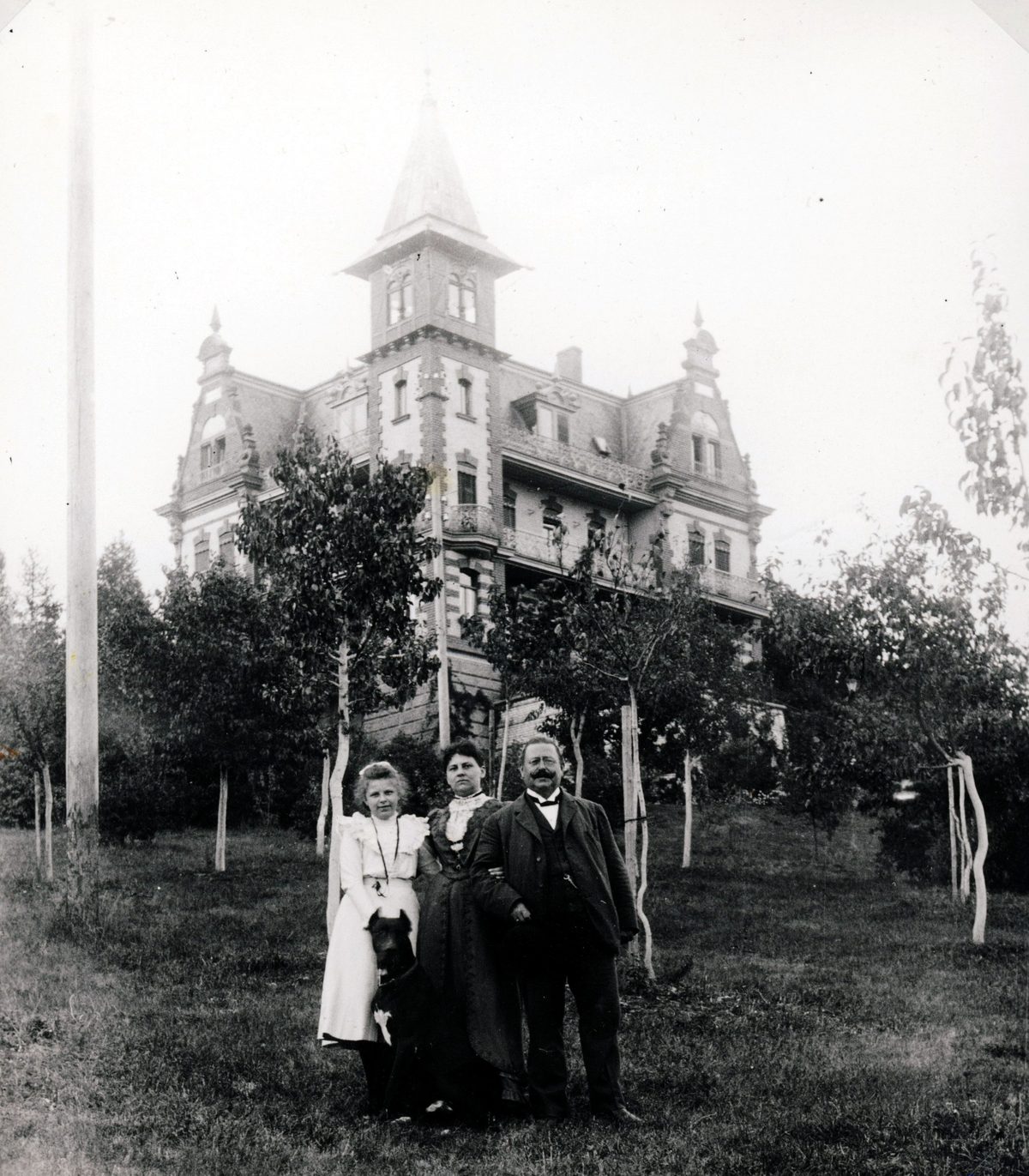 etwa 1900 Baumeister Carl Müller mit Familie
