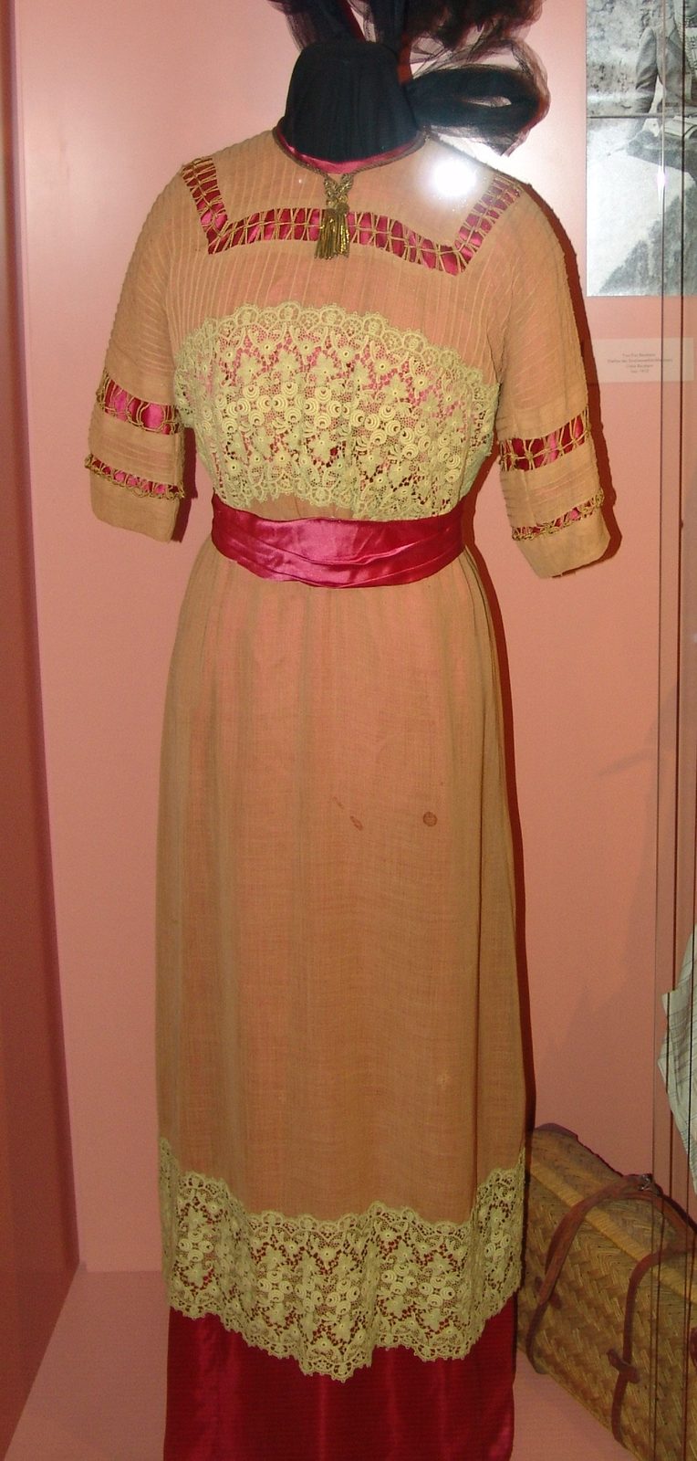 Kleid von Elsa (im obigen Bild)