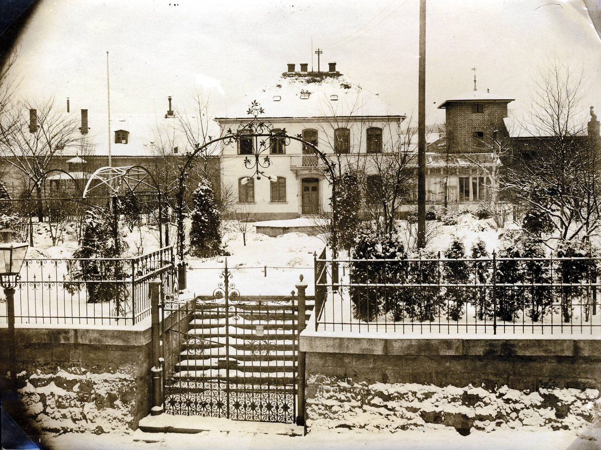 villa-christian-1889-1975-05